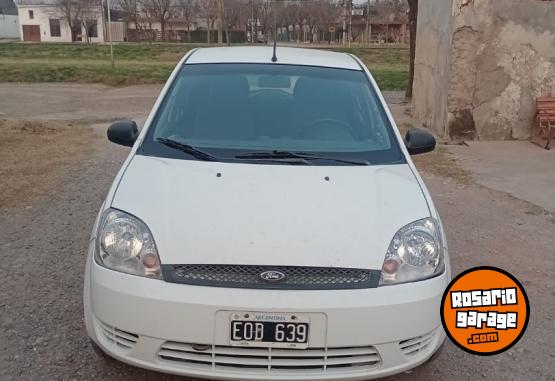 Autos - Ford Ambiente 2004 Nafta 174000Km - En Venta