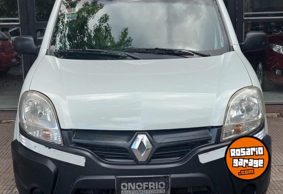 Utilitarios - Renault Kangoo 2015 GNC 111111Km - En Venta