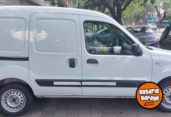 Utilitarios - Renault Kangoo 2015 GNC 111111Km - En Venta