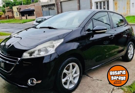 Autos - Peugeot 208 1.5 Allure Touchscree 2014 Nafta 97000Km - En Venta