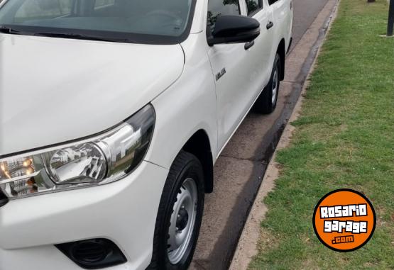 Camionetas - Toyota Hilux 2019 Diesel 164000Km - En Venta