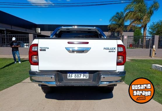 Camionetas - Toyota HILUX DC SRV 2.8 TDI AT 2022 Diesel 15500Km - En Venta