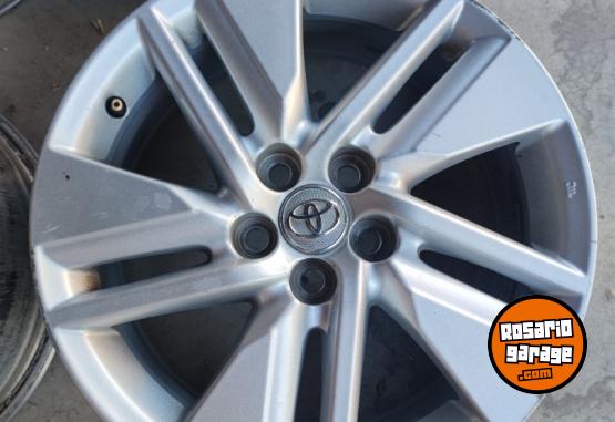 Accesorios para Autos - Llantas 16" Toyota Corolla Muy buenas $550.000 las 4. NO BAJO PRECIO - En Venta