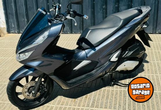 Motos - Honda PCX 2023 Nafta 9500Km - En Venta