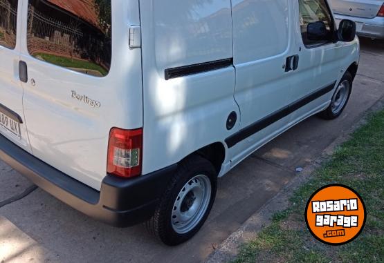 Utilitarios - Citroen Berlingo furgon 2024 Diesel 5000Km - En Venta