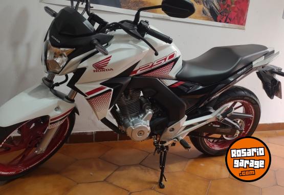 Motos - Honda Cb 250 2022 Nafta 2900Km - En Venta