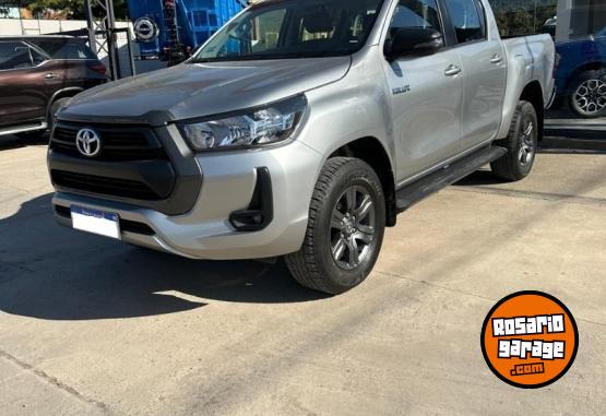 Camionetas - Toyota Hilux SR 2022 Diesel 38000Km - En Venta