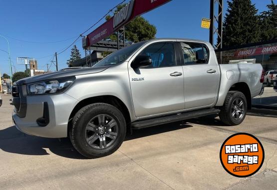 Camionetas - Toyota Hilux SR 2022 Diesel 38000Km - En Venta