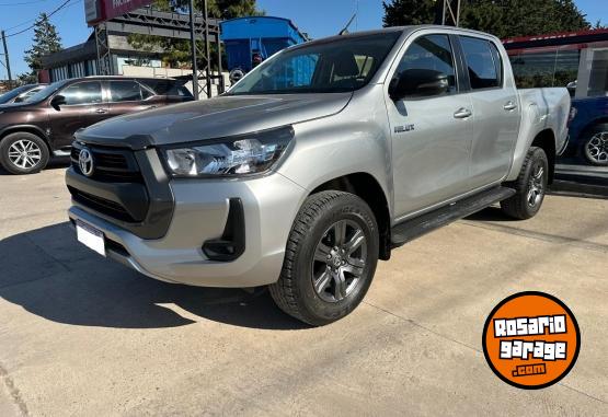 Camionetas - Toyota Hilux SR 2022 Diesel 38000Km - En Venta