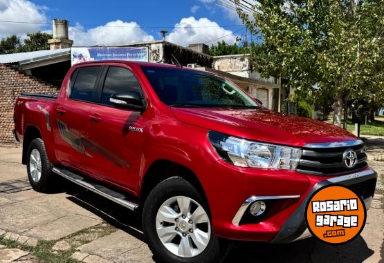 Camionetas - Toyota Hilux Sr 2017 Diesel 81000Km - En Venta