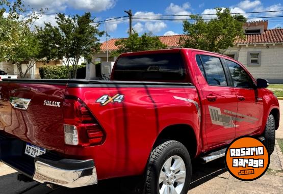 Camionetas - Toyota Hilux Sr 2017 Diesel 81000Km - En Venta