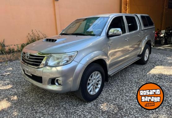 Camionetas - Toyota HILUX D/C SRV MT 4X2 2015 Diesel 238000Km - En Venta