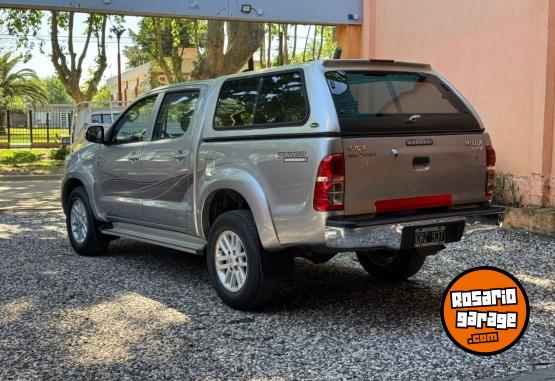 Camionetas - Toyota HILUX D/C SRV MT 4X2 2015 Diesel 238000Km - En Venta