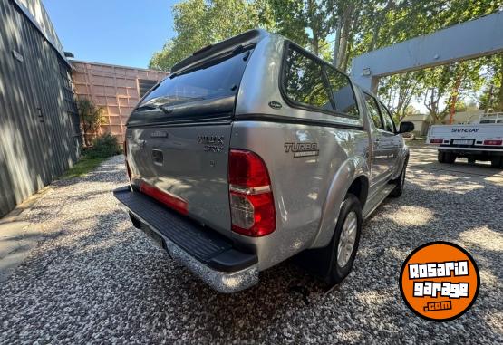 Camionetas - Toyota HILUX D/C SRV MT 4X2 2015 Diesel 238000Km - En Venta