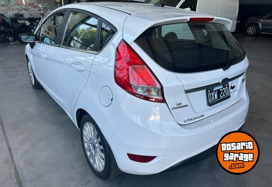 Autos - Ford FIESTA TITANIUM 5 PUERTAS 2015 Nafta 193144Km - En Venta