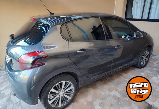 Autos - Peugeot 208 2019 Nafta 120000Km - En Venta