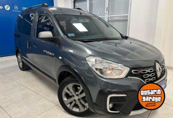 Utilitarios - Renault KANGOO STEPWAY 2019 Nafta 82000Km - En Venta