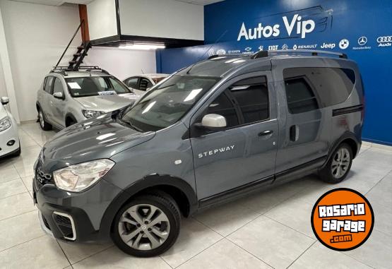 Utilitarios - Renault KANGOO STEPWAY 2019 Nafta 82000Km - En Venta