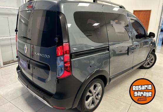 Utilitarios - Renault KANGOO STEPWAY 2019 Nafta 82000Km - En Venta