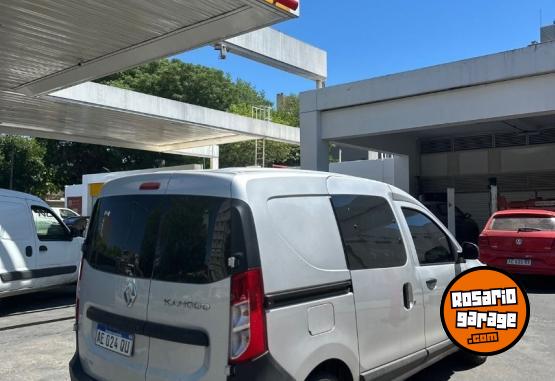 Utilitarios - Renault Kangoo  Express Confort 2020 Nafta 57000Km - En Venta