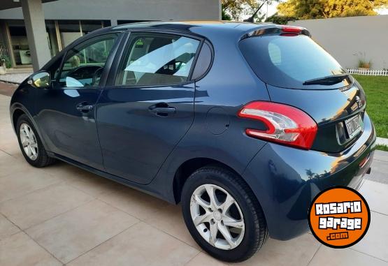 Autos - Peugeot 208 2015 Nafta 100000Km - En Venta