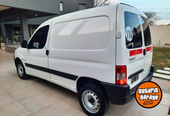 Utilitarios - Peugeot Partner 2015 Diesel 100000Km - En Venta