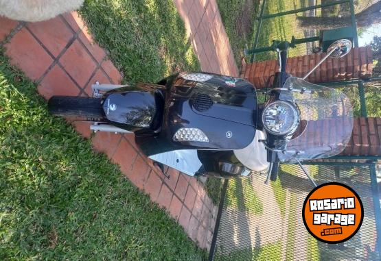 Motos - Motomel Estrato euro 2023 Nafta 4500Km - En Venta