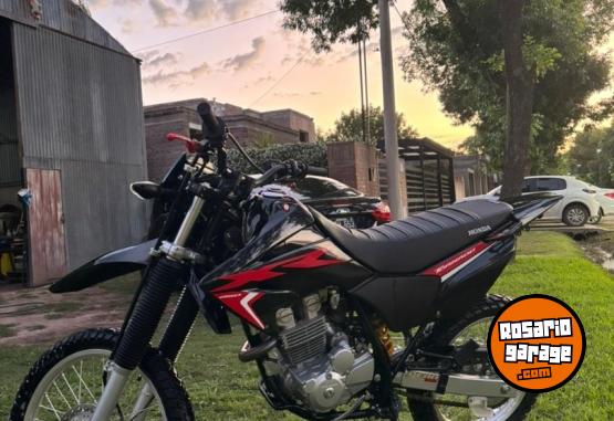 Motos - Honda Honda Tornado XR 250 2024 Nafta 1400Km - En Venta