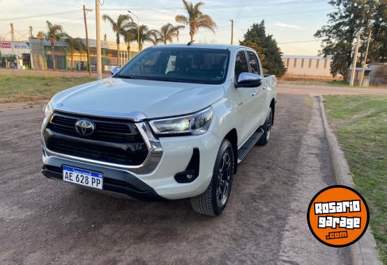 Camionetas - Toyota Hilux SRX 2021 Diesel 76000Km - En Venta