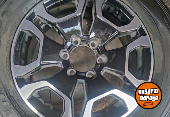 Accesorios para Autos - Llantas 18" Toyota Hilux SRX originales MUY BUENA $1.900.000. NO BAJO PRECIO. - En Venta