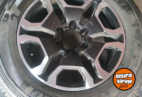 Accesorios para Autos - Llantas 18" Toyota Hilux SRX originales MUY BUENA $1.900.000. NO BAJO PRECIO. - En Venta