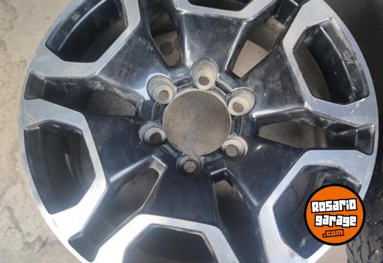 Accesorios para Autos - Llantas 18" Toyota Hilux SRX originales MUY BUENA $1.900.000. NO BAJO PRECIO. - En Venta