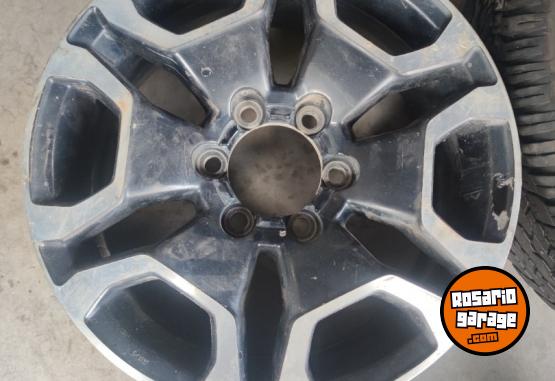 Accesorios para Autos - Llantas 18" Toyota Hilux SRX originales MUY BUENA $1.900.000. NO BAJO PRECIO. - En Venta