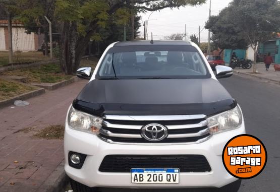 Camionetas - Toyota HILUX 4X2 D/C SRV 2.8 TDI 2017 Diesel 95000Km - En Venta