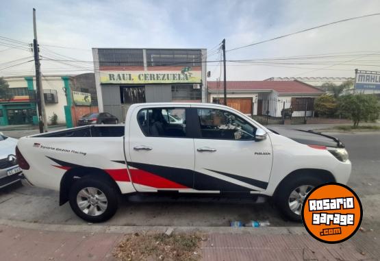 Camionetas - Toyota HILUX 4X2 D/C SRV 2.8 TDI 2017 Diesel 95000Km - En Venta