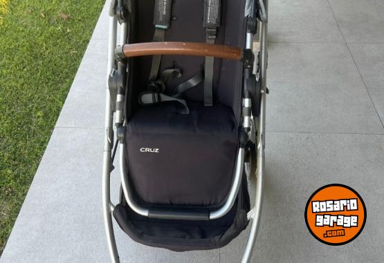 Artculos para beb - Coche bebe y huevito Uppababy Cruz V2 + Mesa Con Isofix - En Venta