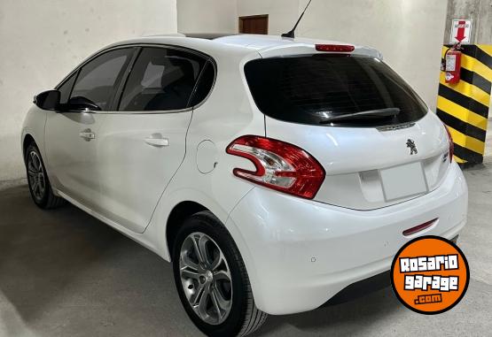 Autos - Peugeot 208 2015 Nafta 156000Km - En Venta