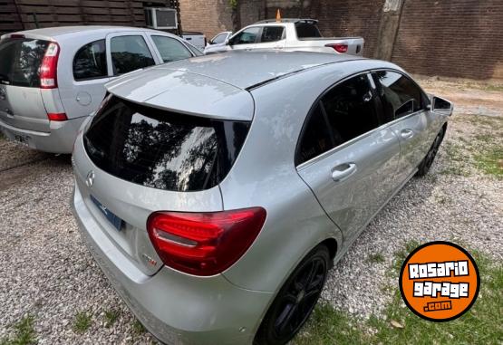 Autos - Mercedes Benz A200 Blue Efficience Urba 2017 Nafta 99000Km - En Venta