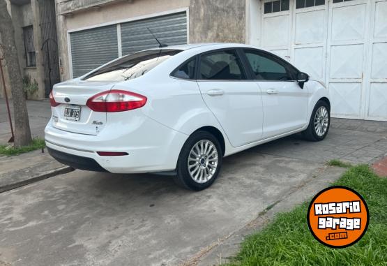 Autos - Ford Fiesta kinetic titanium 2014 Nafta 118000Km - En Venta