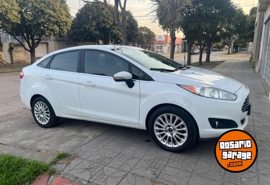 Autos - Ford Fiesta kinetic titanium 2014 Nafta 118000Km - En Venta