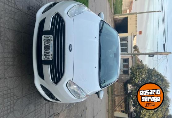 Autos - Ford Fiesta kinetic titanium 2014 Nafta 118000Km - En Venta