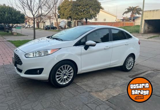 Autos - Ford Fiesta kinetic titanium 2014 Nafta 118000Km - En Venta