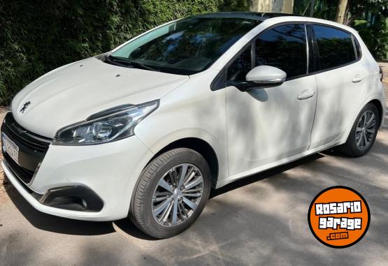 Autos - Peugeot 208 2019 Nafta 57000Km - En Venta