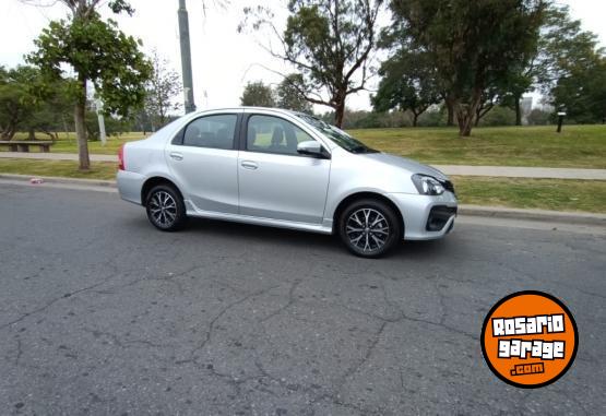 Autos - Toyota Etios clara at 2020 Nafta 57000Km - En Venta