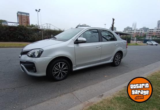 Autos - Toyota Etios clara at 2020 Nafta 57000Km - En Venta