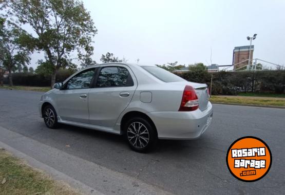 Autos - Toyota Etios clara at 2020 Nafta 57000Km - En Venta