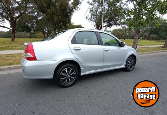 Autos - Toyota Etios clara at 2020 Nafta 57000Km - En Venta