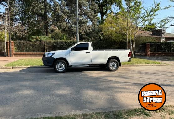 Camionetas - Toyota Hilux 2022 Diesel 8000Km - En Venta