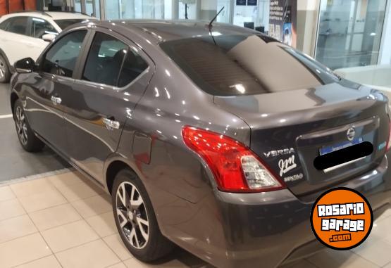 Autos - Nissan VERSA EXCLUSIVE PURE AT 2017 Nafta 44000Km - En Venta