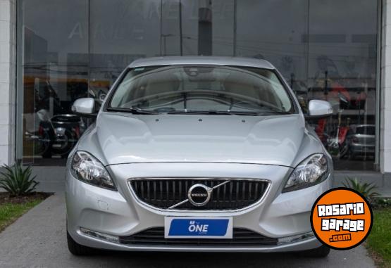 Autos - Volvo V40 T4 2.0 Momentum 2017 Nafta 33800Km - En Venta